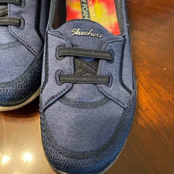 Sketchers - Picture 6 of 6